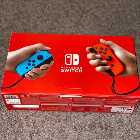 Nintendo Switch - Picture 2 of 3